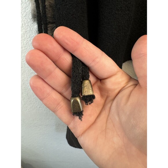 Pretty Angel Sleeveless Faux Fur Trim Oversized Wrap With Toggle Closure L/XL - Picture 8 of 10